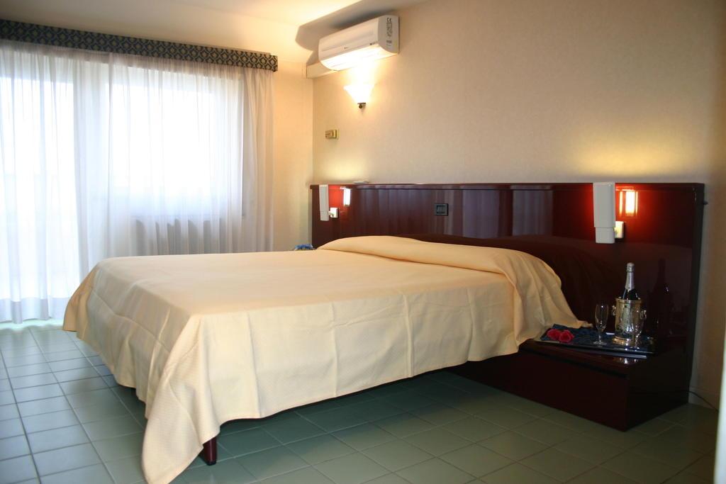 Grand Hotel Dei Cesari Dependance Anzio Exteriér fotografie